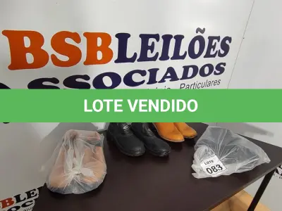 LOTE 083 - 04 PARES DE BOTAS DE COURO SINTÉTICO NUMERAÇÕES 35 E 38. (NO ESTADO) ATENÇÃO! FAZER A VISITAÇÃO ANTES DE ARREMATAR, NÃO SABEMOS SE FUNCIONA, LEILÃO NÃO TEM GARANTIA E NEM DEVOLUÇÃO, SUJEITO A POSSÍVEIS AVARIAS VISÍVEIS/OCULTAS E/OU AUSÊNCIA DE COMPONENTES.