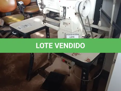 LOTE 379 - 01 MÁQUINA DE COSTURA INDUSTRIAL MARCA SINGER. (NO ESTADO) ATENÇÃO! FAZER A VISITAÇÃO ANTES DE ARREMATAR, NÃO SABEMOS SE FUNCIONA, LEILÃO NÃO TEM GARANTIA E NEM DEVOLUÇÃO, SUJEITO A POSSÍVEIS AVARIAS VISÍVEIS/OCULTAS E/OU AUSÊNCIA DE COMPONENTES.