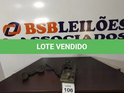 LOTE 106 - 01 TELEFONE ANTIGO. (NO ESTADO) ATENÇÃO! FAZER A VISITAÇÃO ANTES DE ARREMATAR, NÃO SABEMOS SE FUNCIONA, LEILÃO NÃO TEM GARANTIA E NEM DEVOLUÇÃO, SUJEITO A POSSÍVEIS AVARIAS VISÍVEIS/OCULTAS E/OU AUSÊNCIA DE COMPONENTES.