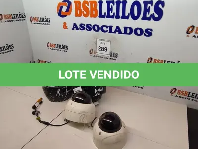 LOTE 289 - 04 CÂMERAS DE SEGURANÇA DOME MARCAS E MODELOS DIVERSOS. (NO ESTADO) ATENÇÃO! FAZER A VISITAÇÃO ANTES DE ARREMATAR, NÃO SABEMOS SE FUNCIONA, LEILÃO NÃO TEM GARANTIA E NEM DEVOLUÇÃO, SUJEITO A POSSÍVEIS AVARIAS VISÍVEIS/OCULTAS E/OU AUSÊNCIA DE COMPONENTES.