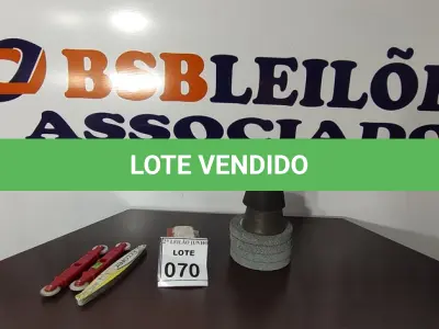 LOTE 070 - 04 REBOLOS REDONDO, 02 REBOLOS CÔNICO, 02 APLICADORES DE TELA E 02 PEDRAS DE AMOLAR. (NO ESTADO) ATENÇÃO! FAZER A VISITAÇÃO ANTES DE ARREMATAR, NÃO SABEMOS SE FUNCIONA, LEILÃO NÃO TEM GARANTIA E NEM DEVOLUÇÃO, SUJEITO A POSSÍVEIS AVARIAS VISÍVEIS/OCULTAS E/OU AUSÊNCIA DE COMPONENTES.