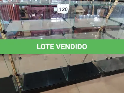 LOTE 120 - 01 VITRINE EXPOSITORA DE VIDRO. (NO ESTADO) ATENÇÃO! FAZER A VISITAÇÃO ANTES DE ARREMATAR, NÃO SABEMOS SE FUNCIONA, LEILÃO NÃO TEM GARANTIA E NEM DEVOLUÇÃO, SUJEITO A POSSÍVEIS AVARIAS VISÍVEIS/OCULTAS E/OU AUSÊNCIA DE COMPONENTES.