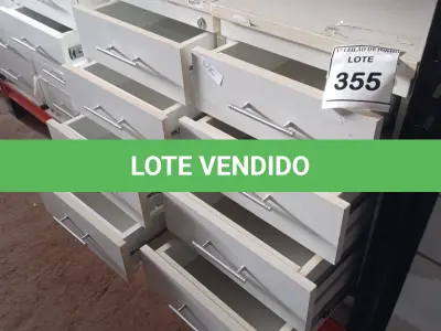 LOTE 355 - 02 GAVETEIROS COM 04 GAVETAS CADA. (NO ESTADO) ATENÇÃO! FAZER A VISITAÇÃO ANTES DE ARREMATAR, NÃO SABEMOS SE FUNCIONA. LEILÃO NÃO TEM GARANTIA E NEM DEVOLUÇÃO, SUJEITO A POSSÍVEIS AVARIAS VISÍVEIS/OCULTAS E/OU AUSÊNCIA DE COMPONENTES.