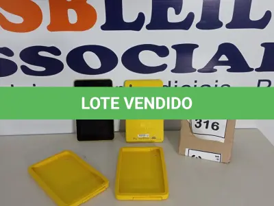 LOTE 316 - 02 TABLETS MARCA CCE. (NO ESTADO) ATENÇÃO! FAZER A VISITAÇÃO ANTES DE ARREMATAR, NÃO SABEMOS SE FUNCIONA, LEILÃO NÃO TEM GARANTIA E NEM DEVOLUÇÃO, SUJEITO A POSSÍVEIS AVARIAS VISÍVEIS/OCULTAS E/OU AUSÊNCIA DE COMPONENTES.