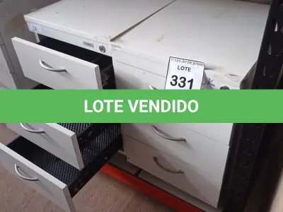 LOTE 331 - 02 GAVETEIROS COM 03 GAVETAS CADA. (NO ESTADO) ATENÇÃO! FAZER A VISITAÇÃO ANTES DE ARREMATAR, NÃO SABEMOS SE FUNCIONA, LEILÃO NÃO TEM GARANTIA E NEM DEVOLUÇÃO, SUJEITO A POSSÍVEIS AVARIAS VISÍVEIS/OCULTAS E/OU AUSÊNCIA DE COMPONENTES.