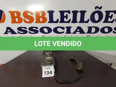 LOTE 134 - 01 TELEFONE ANTIGO. (NO ESTADO) ATENÇÃO! FAZER A VISITAÇÃO ANTES DE ARREMATAR, NÃO SABEMOS SE FUNCIONA, LEILÃO NÃO TEM GARANTIA E NEM DEVOLUÇÃO, SUJEITO A POSSÍVEIS AVARIAS VISÍVEIS/OCULTAS E/OU AUSÊNCIA DE COMPONENTES.