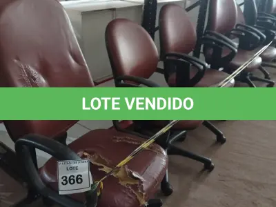 LOTE 366 - 06 CADEIRAS DE ESCRITÓRIO GIRATÓRIAS. (NO ESTADO) ATENÇÃO! FAZER A VISITAÇÃO ANTES DE ARREMATAR, NÃO SABEMOS SE FUNCIONA. LEILÃO NÃO TEM GARANTIA E NEM DEVOLUÇÃO, SUJEITO A POSSÍVEIS AVARIAS VISÍVEIS/OCULTAS E/OU AUSÊNCIA DE COMPONENTES.