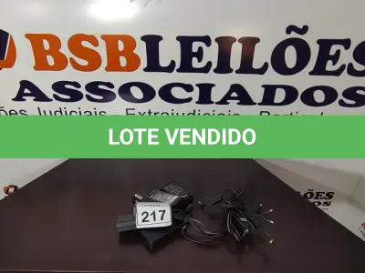 LOTE 217 - 05 FONTES PARA NOTEBOOKS VOLTAGENS DIVERSAS. (NO ESTADO) ATENÇÃO! FAZER A VISITAÇÃO ANTES DE ARREMATAR, NÃO SABEMOS SE FUNCIONA, LEILÃO NÃO TEM GARANTIA E NEM DEVOLUÇÃO, SUJEITO A POSSÍVEIS AVARIAS VISÍVEIS/OCULTAS E/OU AUSÊNCIA DE COMPONENTES.