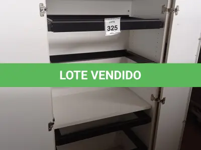 LOTE 325 - 01 ARMÁRIO ALTO PRA ESCRITÓRIO COM 02 PORTAS PARA PASTAS SUSPENSAS. (NO ESTADO) ATENÇÃO! FAZER A VISITAÇÃO ANTES DE ARREMATAR, NÃO SABEMOS SE FUNCIONA, LEILÃO NÃO TEM GARANTIA E NEM DEVOLUÇÃO, SUJEITO A POSSÍVEIS AVARIAS VISÍVEIS/OCULTAS E/OU AUSÊNCIA DE COMPONENTES.