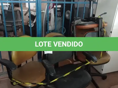 LOTE 364 - 05 CADEIRAS DE ESCRITÓRIO GIRATÓRIAS DIVERSAS. (NO ESTADO) ATENÇÃO! FAZER A VISITAÇÃO ANTES DE ARREMATAR, NÃO SABEMOS SE FUNCIONA. LEILÃO NÃO TEM GARANTIA E NEM DEVOLUÇÃO, SUJEITO A POSSÍVEIS AVARIAS VISÍVEIS/OCULTAS E/OU AUSÊNCIA DE COMPONENTES.