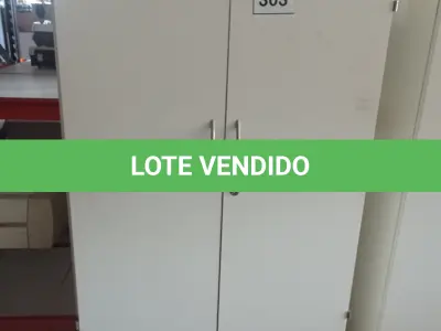 LOTE 303 - 01 ARMÁRIO ALTO PRA ESCRITÓRIO COM 2 PORTAS E 3 COMPARTIMENTOS. (NO ESTADO) ATENÇÃO! FAZER A VISITAÇÃO ANTES DE ARREMATAR, NÃO SABEMOS SE FUNCIONA, LEILÃO NÃO TEM GARANTIA E NEM DEVOLUÇÃO, SUJEITO A POSSÍVEIS AVARIAS VISÍVEIS/OCULTAS E/OU AUSÊNCIA DE COMPONENTES.