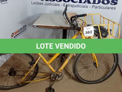 LOTE 362 - 01 BICICLETA CARGUEIRA COM AVARIAS. (NO ESTADO) ATENÇÃO! FAZER A VISITAÇÃO ANTES DE ARREMATAR, NÃO SABEMOS SE FUNCIONA. LEILÃO NÃO TEM GARANTIA E NEM DEVOLUÇÃO, SUJEITO A POSSÍVEIS AVARIAS VISÍVEIS/OCULTAS E/OU AUSÊNCIA DE COMPONENTES.