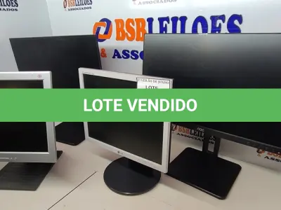 LOTE 287 - 04 MONITORES LCD MARCAS E MODELOS DIVERSOS COM AVARIAS. (NO ESTADO) ATENÇÃO! FAZER A VISITAÇÃO ANTES DE ARREMATAR, NÃO SABEMOS SE FUNCIONA, LEILÃO NÃO TEM GARANTIA E NEM DEVOLUÇÃO, SUJEITO A POSSÍVEIS AVARIAS VISÍVEIS/OCULTAS E/OU AUSÊNCIA DE COMPONENTES.