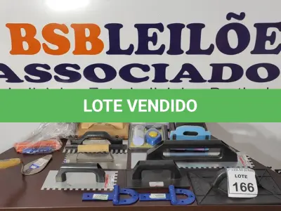 LOTE 166 - 01 LOTE COM 07 DESEMPENADEIRAS MODELOS DIFERENTES, 01 KIT LINHA PEDREIRO GESSEIRO E MATÉRIAS DIVERSOS PARA PEDREIROS. (NO ESTADO) ATENÇÃO! FAZER A VISITAÇÃO ANTES DE ARREMATAR, NÃO SABEMOS SE FUNCIONA, LEILÃO NÃO TEM GARANTIA E NEM DEVOLUÇÃO, SUJEITO A POSSÍVEIS AVARIAS VISÍVEIS/OCULTAS E/OU AUSÊNCIA DE COMPONENTES.