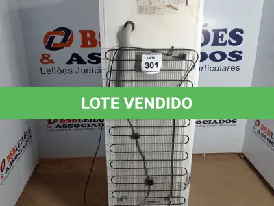 LOTE 301 - 01 GELADEIRA 220V CONSUL. (NO ESTADO) ATENÇÃO! FAZER A VISITAÇÃO ANTES DE ARREMATAR, NÃO SABEMOS SE FUNCIONA, LEILÃO NÃO TEM GARANTIA E NEM DEVOLUÇÃO, SUJEITO A POSSÍVEIS AVARIAS VISÍVEIS/OCULTAS E/OU AUSÊNCIA DE COMPONENTES.