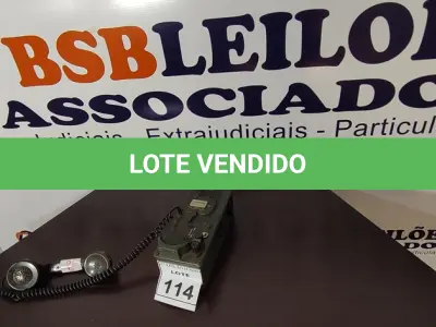 LOTE 114 - 01 TELEFONE ANTIGO. (NO ESTADO) ATENÇÃO! FAZER A VISITAÇÃO ANTES DE ARREMATAR, NÃO SABEMOS SE FUNCIONA, LEILÃO NÃO TEM GARANTIA E NEM DEVOLUÇÃO, SUJEITO A POSSÍVEIS AVARIAS VISÍVEIS/OCULTAS E/OU AUSÊNCIA DE COMPONENTES.