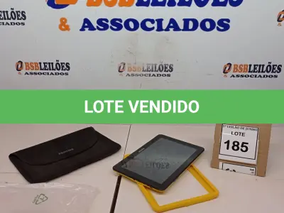 LOTE 185 - 01 TABLET SEM FONTE COM CASE MARCA POSITIVO. (NO ESTADO) ATENÇÃO! FAZER A VISITAÇÃO ANTES DE ARREMATAR, NÃO SABEMOS SE FUNCIONA, LEILÃO NÃO TEM GARANTIA E NEM DEVOLUÇÃO, SUJEITO A POSSÍVEIS AVARIAS VISÍVEIS/OCULTAS E/OU AUSÊNCIA DE COMPONENTES.