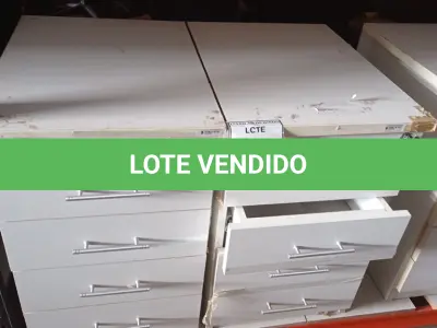 LOTE 354 - 02 GAVETEIROS COM 04 GAVETAS CADA. (NO ESTADO) ATENÇÃO! FAZER A VISITAÇÃO ANTES DE ARREMATAR, NÃO SABEMOS SE FUNCIONA. LEILÃO NÃO TEM GARANTIA E NEM DEVOLUÇÃO, SUJEITO A POSSÍVEIS AVARIAS VISÍVEIS/OCULTAS E/OU AUSÊNCIA DE COMPONENTES.