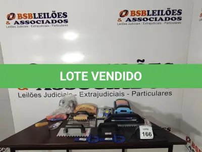 LOTE 166 - 01 LOTE COM 07 DESEMPENADEIRAS MODELOS DIFERENTES, 01 KIT LINHA PEDREIRO GESSEIRO E MATÉRIAS DIVERSOS PARA PEDREIROS. (NO ESTADO) ATENÇÃO! FAZER A VISITAÇÃO ANTES DE ARREMATAR, NÃO SABEMOS SE FUNCIONA, LEILÃO NÃO TEM GARANTIA E NEM DEVOLUÇÃO, SUJEITO A POSSÍVEIS AVARIAS VISÍVEIS/OCULTAS E/OU AUSÊNCIA DE COMPONENTES.