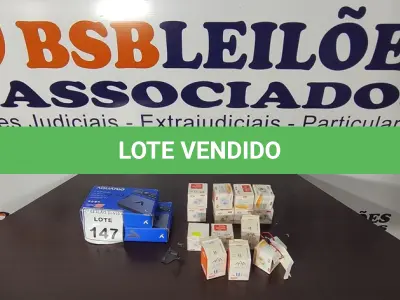 LOTE 147 - 02 CONVERSORES PARA TV E VÁRIAS MINI LÂMPADAS LED. (NO ESTADO) ATENÇÃO! FAZER A VISITAÇÃO ANTES DE ARREMATAR, NÃO SABEMOS SE FUNCIONA, LEILÃO NÃO TEM GARANTIA E NEM DEVOLUÇÃO, SUJEITO A POSSÍVEIS AVARIAS VISÍVEIS/OCULTAS E/OU AUSÊNCIA DE COMPONENTES.
