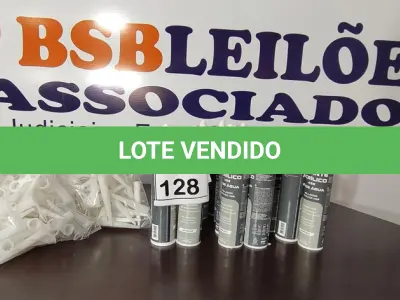 LOTE 128 - 17 SELANTES ACRÍLICOS. (NO ESTADO) ATENÇÃO! FAZER A VISITAÇÃO ANTES DE ARREMATAR, NÃO SABEMOS SE FUNCIONA, LEILÃO NÃO TEM GARANTIA E NEM DEVOLUÇÃO, SUJEITO A POSSÍVEIS AVARIAS VISÍVEIS/OCULTAS E/OU AUSÊNCIA DE COMPONENTES.