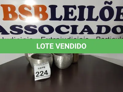 LOTE 224 - 06 CACHEPOT DE ALUMÍNIO. (NO ESTADO) ATENÇÃO! FAZER A VISITAÇÃO ANTES DE ARREMATAR, NÃO SABEMOS SE FUNCIONA, LEILÃO NÃO TEM GARANTIA E NEM DEVOLUÇÃO, SUJEITO A POSSÍVEIS AVARIAS VISÍVEIS/OCULTAS E/OU AUSÊNCIA DE COMPONENTES.