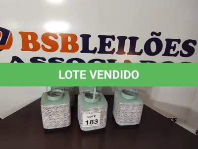 LOTE 183 - 05 VASOS ZARA HOME DECORATIVA. (NO ESTADO) ATENÇÃO! FAZER A VISITAÇÃO ANTES DE ARREMATAR, NÃO SABEMOS SE FUNCIONA, LEILÃO NÃO TEM GARANTIA E NEM DEVOLUÇÃO, SUJEITO A POSSÍVEIS AVARIAS VISÍVEIS/OCULTAS E/OU AUSÊNCIA DE COMPONENTES.