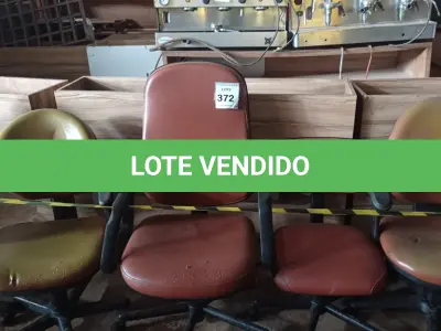 LOTE 372 - 06 CADEIRAS PARA ESCRITÓRIO GIRATÓRIAS. (NO ESTADO) ATENÇÃO! FAZER A VISITAÇÃO ANTES DE ARREMATAR, NÃO SABEMOS SE FUNCIONA. LEILÃO NÃO TEM GARANTIA E NEM DEVOLUÇÃO, SUJEITO A POSSÍVEIS AVARIAS VISÍVEIS/OCULTAS E/OU AUSÊNCIA DE COMPONENTES.