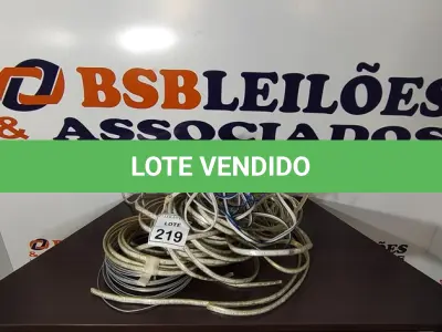 LOTE 219 - 01 LOTE COM VÁRIOS PEDAÇOS DE FITA LED. (NO ESTADO) ATENÇÃO! FAZER A VISITAÇÃO ANTES DE ARREMATAR, NÃO SABEMOS SE FUNCIONA, LEILÃO NÃO TEM GARANTIA E NEM DEVOLUÇÃO, SUJEITO A POSSÍVEIS AVARIAS VISÍVEIS/OCULTAS E/OU AUSÊNCIA DE COMPONENTES.