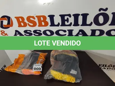 LOTE 009 - 02 PARES DE BOTAS DE BORRACHA NUMERAÇÕES 27 E 38. (NO ESTADO) ATENÇÃO! FAZER A VISITAÇÃO ANTES DE ARREMATAR, NÃO SABEMOS SE FUNCIONA, LEILÃO NÃO TEM GARANTIA E NEM DEVOLUÇÃO, SUJEITO A POSSÍVEIS AVARIAS VISÍVEIS/OCULTAS E/OU AUSÊNCIA DE COMPONENTES.