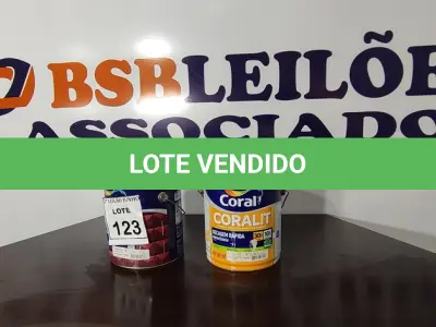 LOTE 123 - 02 LATAS DE TINTA MARCA CORAL PARA ESMALTE SINTÉTICO, MADEIRA E METAL NAS CORES ACETINADO E BRILHANTE COM 3,2L CADA.  (NO ESTADO) ATENÇÃO! FAZER A VISITAÇÃO ANTES DE ARREMATAR, NÃO SABEMOS SE FUNCIONA, LEILÃO NÃO TEM GARANTIA E NEM DEVOLUÇÃO, SUJEITO A POSSÍVEIS AVARIAS VISÍVEIS/OCULTAS E/OU AUSÊNCIA DE COMPONENTES.