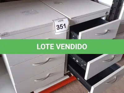 LOTE 351 - 02 GAVETEIROS COM 03 GAVETAS CADA. (NO ESTADO) ATENÇÃO! FAZER A VISITAÇÃO ANTES DE ARREMATAR, NÃO SABEMOS SE FUNCIONA. LEILÃO NÃO TEM GARANTIA E NEM DEVOLUÇÃO, SUJEITO A POSSÍVEIS AVARIAS VISÍVEIS/OCULTAS E/OU AUSÊNCIA DE COMPONENTES.
