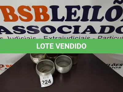 LOTE 224 - 06 CACHEPOT DE ALUMÍNIO. (NO ESTADO) ATENÇÃO! FAZER A VISITAÇÃO ANTES DE ARREMATAR, NÃO SABEMOS SE FUNCIONA, LEILÃO NÃO TEM GARANTIA E NEM DEVOLUÇÃO, SUJEITO A POSSÍVEIS AVARIAS VISÍVEIS/OCULTAS E/OU AUSÊNCIA DE COMPONENTES.