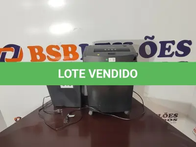 LOTE 013 - 02 FRAGMENTADORAS DE PAPEL SENDO 01 MARCA AURORA E 01 MARCA SECRETA. (NO ESTADO) ATENÇÃO! FAZER A VISITAÇÃO ANTES DE ARREMATAR, NÃO SABEMOS SE FUNCIONA, LEILÃO NÃO TEM GARANTIA E NEM DEVOLUÇÃO, SUJEITO A POSSÍVEIS AVARIAS VISÍVEIS/OCULTAS E/OU AUSÊNCIA DE COMPONENTES.