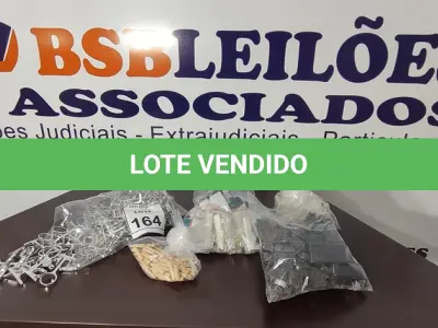 LOTE 164 - 01 LOTE COM ACESSÓRIOS PARA MÓVEIS DIVERSOS. (NO ESTADO) ATENÇÃO! FAZER A VISITAÇÃO ANTES DE ARREMATAR, NÃO SABEMOS SE FUNCIONA, LEILÃO NÃO TEM GARANTIA E NEM DEVOLUÇÃO, SUJEITO A POSSÍVEIS AVARIAS VISÍVEIS/OCULTAS E/OU AUSÊNCIA DE COMPONENTES.
