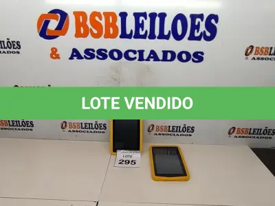 LOTE 295 - 02 TABLETS MARCA CCE. (NO ESTADO) ATENÇÃO! FAZER A VISITAÇÃO ANTES DE ARREMATAR, NÃO SABEMOS SE FUNCIONA, LEILÃO NÃO TEM GARANTIA E NEM DEVOLUÇÃO, SUJEITO A POSSÍVEIS AVARIAS VISÍVEIS/OCULTAS E/OU AUSÊNCIA DE COMPONENTES.