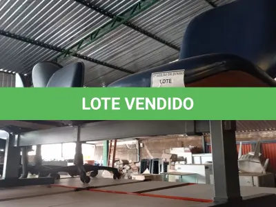 LOTE 337 - 01 LONGARINA COM 03 LUGARES. (NO ESTADO) ATENÇÃO! FAZER A VISITAÇÃO ANTES DE ARREMATAR, NÃO SABEMOS SE FUNCIONA. LEILÃO NÃO TEM GARANTIA E NEM DEVOLUÇÃO, SUJEITO A POSSÍVEIS AVARIAS VISÍVEIS/OCULTAS E/OU AUSÊNCIA DE COMPONENTES.