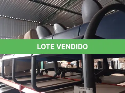 LOTE 323 - 01 LONGARINA 03 LUGARES. (NO ESTADO) ATENÇÃO! FAZER A VISITAÇÃO ANTES DE ARREMATAR, NÃO SABEMOS SE FUNCIONA, LEILÃO NÃO TEM GARANTIA E NEM DEVOLUÇÃO, SUJEITO A POSSÍVEIS AVARIAS VISÍVEIS/OCULTAS E/OU AUSÊNCIA DE COMPONENTES.