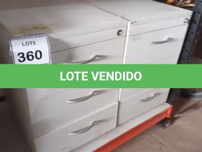 LOTE 360 - 02 GAVETEIROS COM 03 GAVETAS CADA. (NO ESTADO) ATENÇÃO! FAZER A VISITAÇÃO ANTES DE ARREMATAR, NÃO SABEMOS SE FUNCIONA. LEILÃO NÃO TEM GARANTIA E NEM DEVOLUÇÃO, SUJEITO A POSSÍVEIS AVARIAS VISÍVEIS/OCULTAS E/OU AUSÊNCIA DE COMPONENTES.