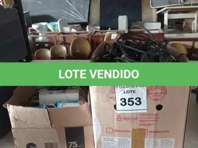 LOTE 353 - 01 LOTE COM VÁRIOS CARTUCHOS DE IMPRESSORA E FONTES/CABOS DIVERSOS. (NO ESTADO) ATENÇÃO! FAZER A VISITAÇÃO ANTES DE ARREMATAR, NÃO SABEMOS SE FUNCIONA. LEILÃO NÃO TEM GARANTIA E NEM DEVOLUÇÃO, SUJEITO A POSSÍVEIS AVARIAS VISÍVEIS/OCULTAS E/OU AUSÊNCIA DE COMPONENTES.