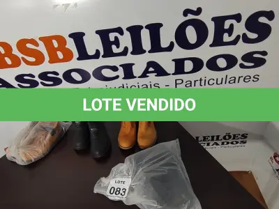 LOTE 083 - 04 PARES DE BOTAS DE COURO SINTÉTICO NUMERAÇÕES 35 E 38. (NO ESTADO) ATENÇÃO! FAZER A VISITAÇÃO ANTES DE ARREMATAR, NÃO SABEMOS SE FUNCIONA, LEILÃO NÃO TEM GARANTIA E NEM DEVOLUÇÃO, SUJEITO A POSSÍVEIS AVARIAS VISÍVEIS/OCULTAS E/OU AUSÊNCIA DE COMPONENTES.