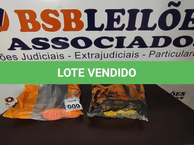 LOTE 009 - 02 PARES DE BOTAS DE BORRACHA NUMERAÇÕES 27 E 38. (NO ESTADO) ATENÇÃO! FAZER A VISITAÇÃO ANTES DE ARREMATAR, NÃO SABEMOS SE FUNCIONA, LEILÃO NÃO TEM GARANTIA E NEM DEVOLUÇÃO, SUJEITO A POSSÍVEIS AVARIAS VISÍVEIS/OCULTAS E/OU AUSÊNCIA DE COMPONENTES.