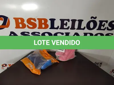 LOTE 043 - 02 PARES DE BOTAS DE BORRACHA NUMERAÇÕES 25 E 31 NAS CORES AZUL E ROSA. (NO ESTADO) ATENÇÃO! FAZER A VISITAÇÃO ANTES DE ARREMATAR, NÃO SABEMOS SE FUNCIONA, LEILÃO NÃO TEM GARANTIA E NEM DEVOLUÇÃO, SUJEITO A POSSÍVEIS AVARIAS VISÍVEIS/OCULTAS E/OU AUSÊNCIA DE COMPONENTES.