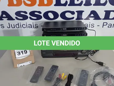 LOTE 319 - 03 APARELHOS DE DVD COM CONTROLE E 01 VÍDEO CASSETE MARCA SHARP. (NO ESTADO) ATENÇÃO! FAZER A VISITAÇÃO ANTES DE ARREMATAR, NÃO SABEMOS SE FUNCIONA, LEILÃO NÃO TEM GARANTIA E NEM DEVOLUÇÃO, SUJEITO A POSSÍVEIS AVARIAS VISÍVEIS/OCULTAS E/OU AUSÊNCIA DE COMPONENTES.