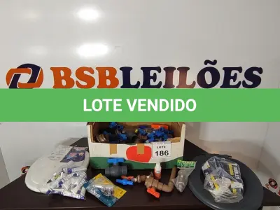 LOTE 186 - 01 LOTE COM GRANDE QUANTIDADE DE CONEXÕES HIDRÁULICAS MEDIDAS DIVERSAS E ADESIVOS PLÁSTICOS E 01 ACENTO PARA VASO INFANTIL. (NO ESTADO) ATENÇÃO! FAZER A VISITAÇÃO ANTES DE ARREMATAR, NÃO SABEMOS SE FUNCIONA, LEILÃO NÃO TEM GARANTIA E NEM DEVOLUÇÃO, SUJEITO A POSSÍVEIS AVARIAS VISÍVEIS/OCULTAS E/OU AUSÊNCIA DE COMPONENTES.