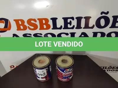 LOTE 092 - 02 LATAS DE TINTA MARCA COLORAL ESMALTE SINTÉTICO, PARA MADEIRA E METAL, NA COR ACETINADO COM 3,2L CADA. (NO ESTADO) ATENÇÃO! FAZER A VISITAÇÃO ANTES DE ARREMATAR, NÃO SABEMOS SE FUNCIONA, LEILÃO NÃO TEM GARANTIA E NEM DEVOLUÇÃO, SUJEITO A POSSÍVEIS AVARIAS VISÍVEIS/OCULTAS E/OU AUSÊNCIA DE COMPONENTES.