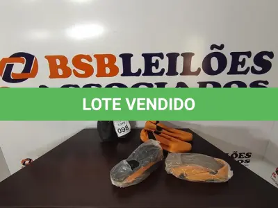 LOTE 098 - 04 PARES DE BOTA DE COURO SINTÉTICO NUMERAÇÕES 38 E 43. (NO ESTADO) ATENÇÃO! FAZER A VISITAÇÃO ANTES DE ARREMATAR, NÃO SABEMOS SE FUNCIONA, LEILÃO NÃO TEM GARANTIA E NEM DEVOLUÇÃO, SUJEITO A POSSÍVEIS AVARIAS VISÍVEIS/OCULTAS E/OU AUSÊNCIA DE COMPONENTES.
