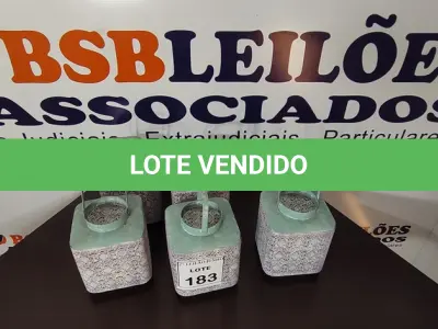 LOTE 183 - 05 VASOS ZARA HOME DECORATIVA. (NO ESTADO) ATENÇÃO! FAZER A VISITAÇÃO ANTES DE ARREMATAR, NÃO SABEMOS SE FUNCIONA, LEILÃO NÃO TEM GARANTIA E NEM DEVOLUÇÃO, SUJEITO A POSSÍVEIS AVARIAS VISÍVEIS/OCULTAS E/OU AUSÊNCIA DE COMPONENTES.