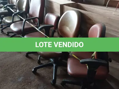 LOTE 372 - 06 CADEIRAS PARA ESCRITÓRIO GIRATÓRIAS. (NO ESTADO) ATENÇÃO! FAZER A VISITAÇÃO ANTES DE ARREMATAR, NÃO SABEMOS SE FUNCIONA. LEILÃO NÃO TEM GARANTIA E NEM DEVOLUÇÃO, SUJEITO A POSSÍVEIS AVARIAS VISÍVEIS/OCULTAS E/OU AUSÊNCIA DE COMPONENTES.