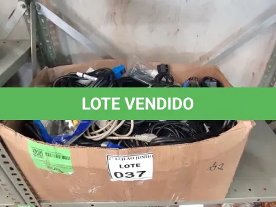 LOTE 037 - 01 LOTE COM GRANDE QUANTIDADE DE CABOS DIVERSOS PARA PC. (NO ESTADO) ATENÇÃO! FAZER A VISITAÇÃO ANTES DE ARREMATAR, NÃO SABEMOS SE FUNCIONA, LEILÃO NÃO TEM GARANTIA E NEM DEVOLUÇÃO, SUJEITO A POSSÍVEIS AVARIAS VISÍVEIS/OCULTAS E/OU AUSÊNCIA DE COMPONENTES.